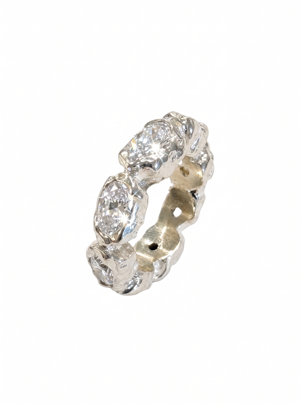 Monroe oval with white zircons