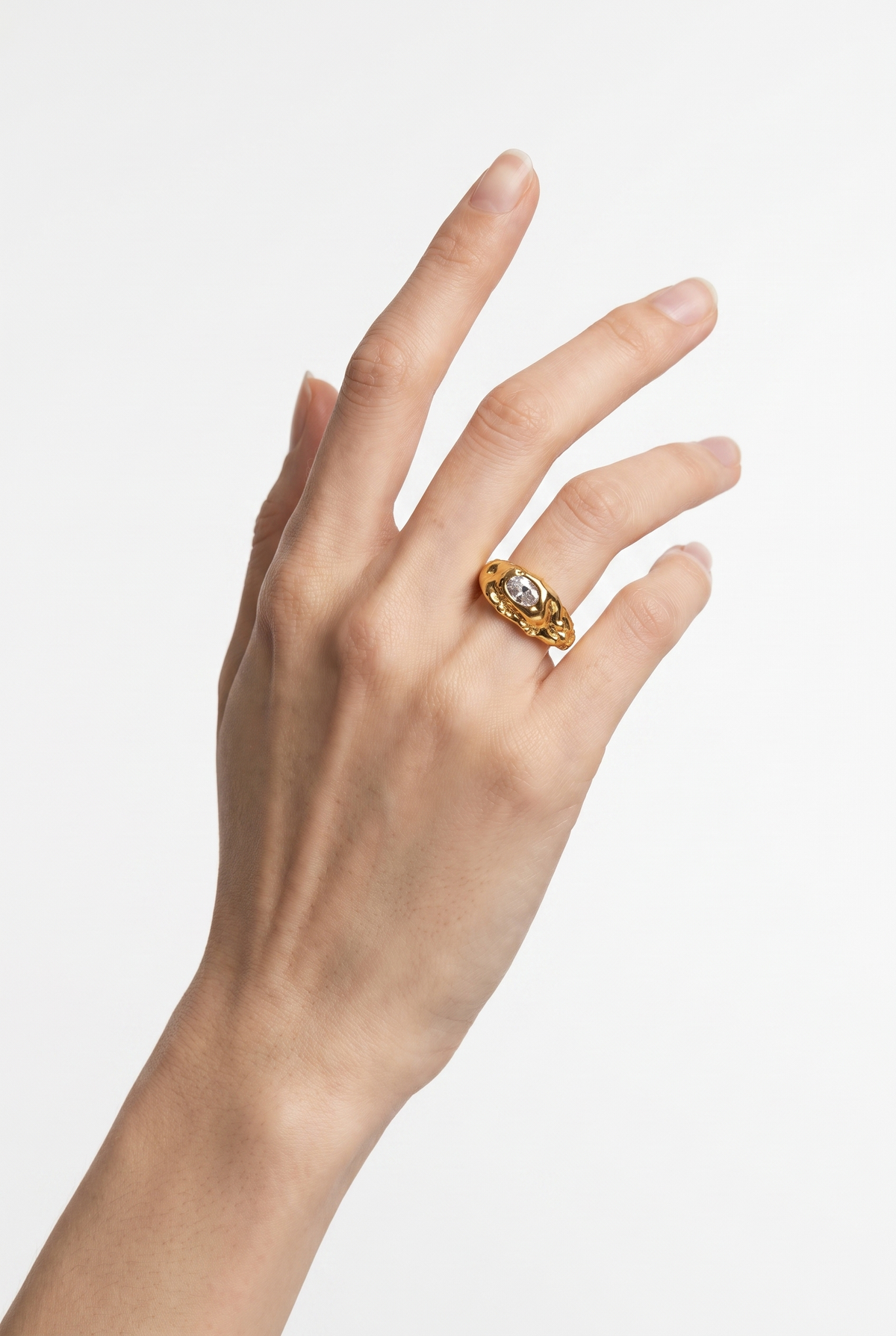 Paloma ring with white zircon