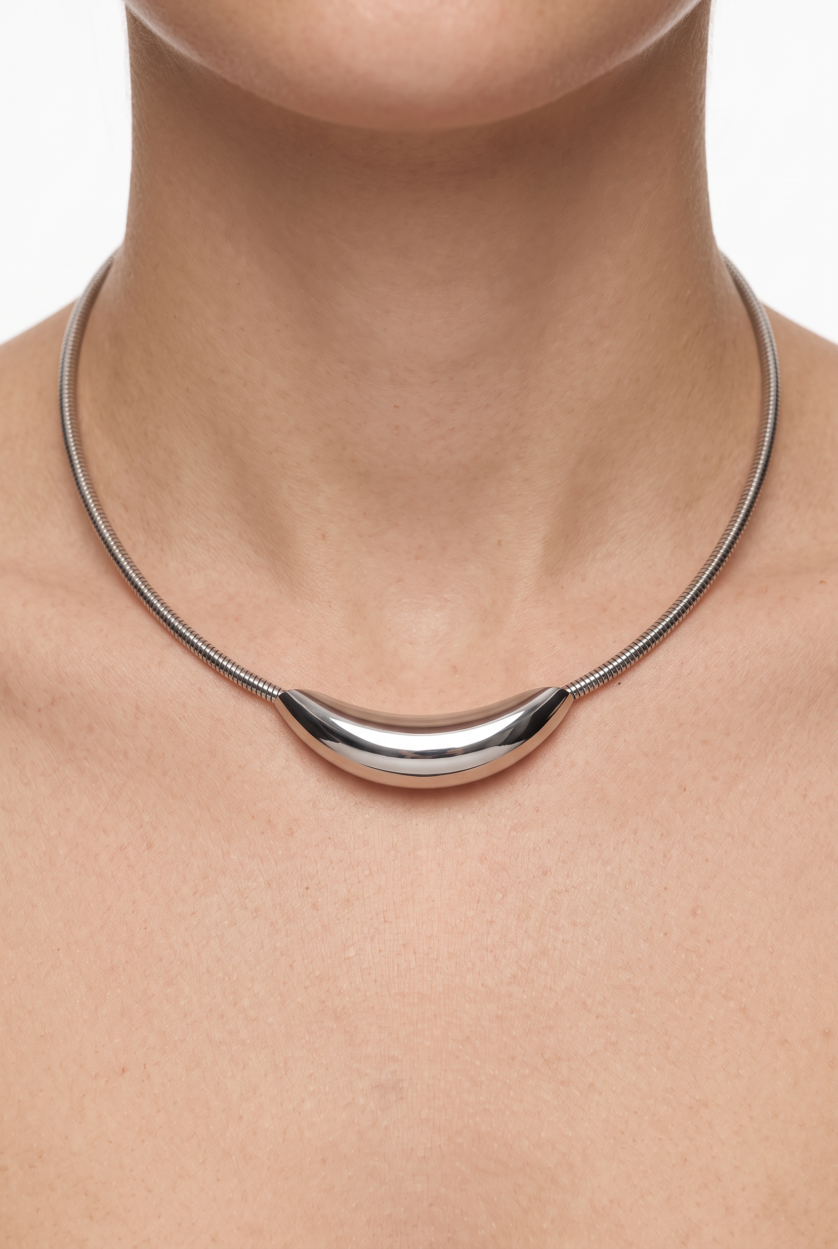 Omelia Choker