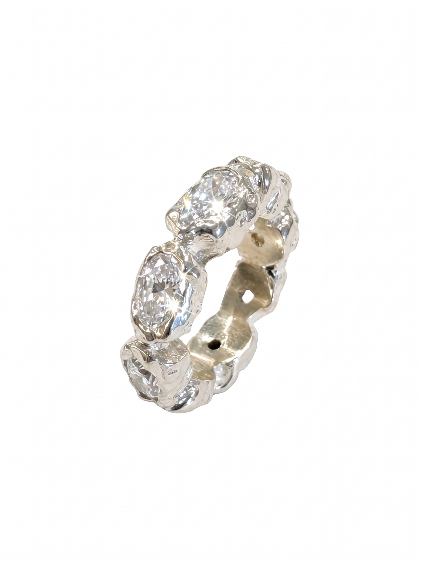 Monroe oval with white zircons