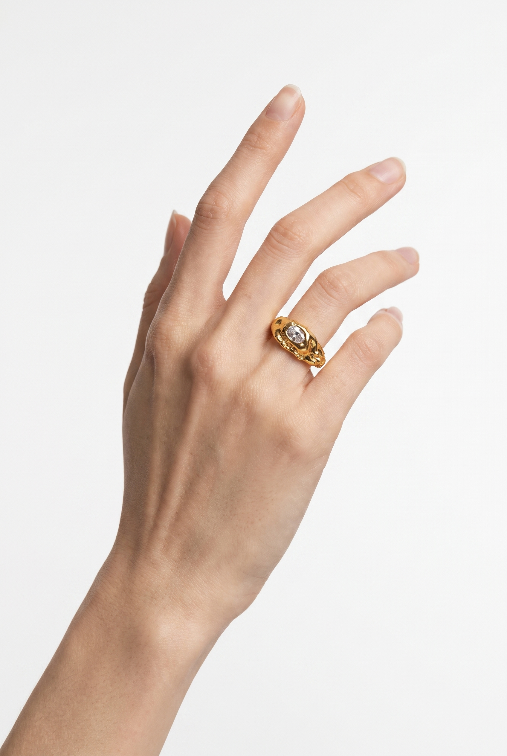 Paloma ring with white zircon