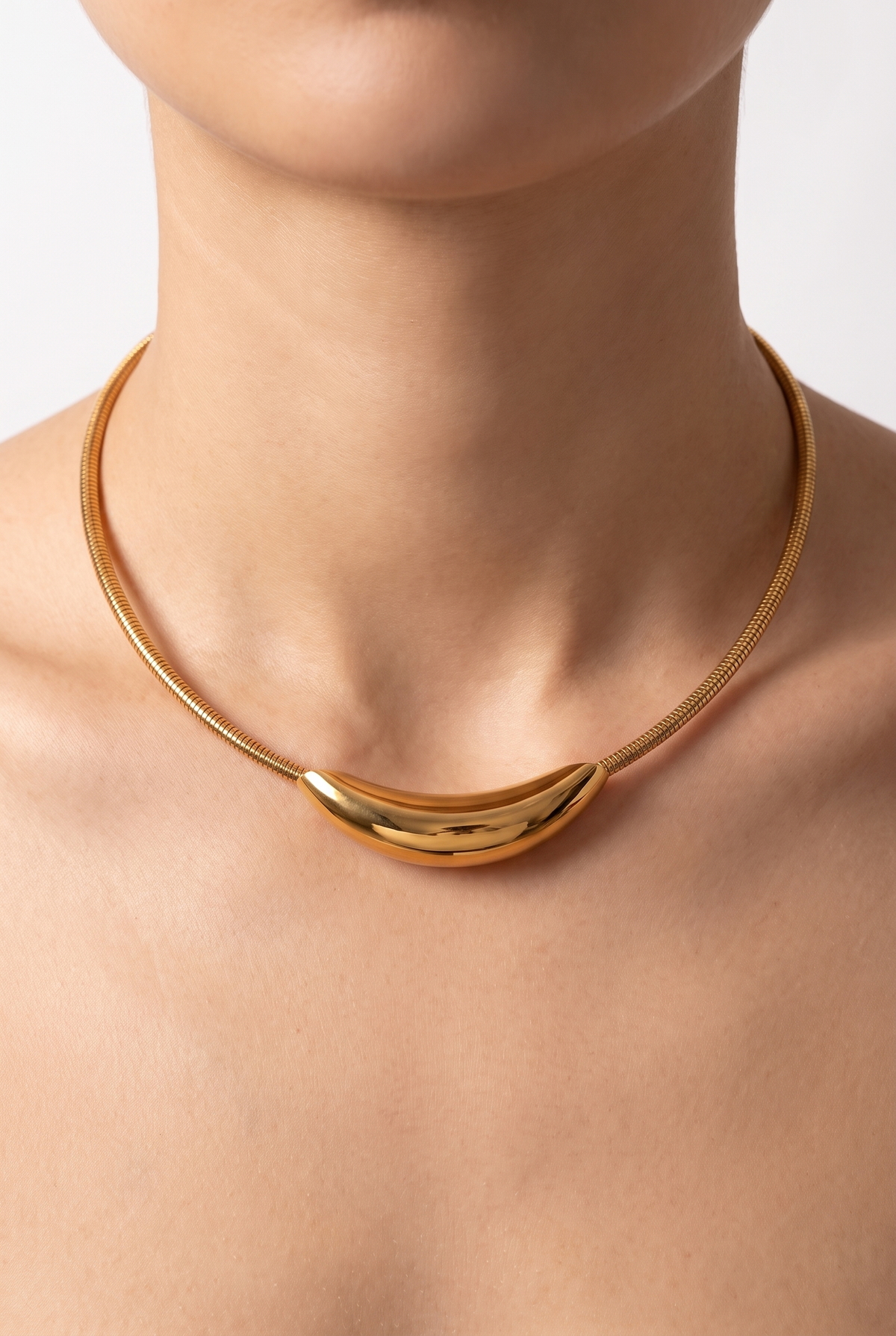 Omelia Choker